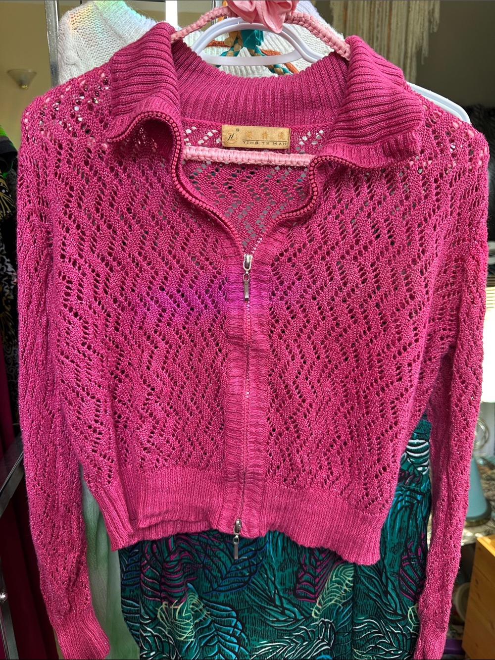 2๏ธโฃ Y2K small pink sweater